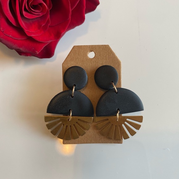 COPY - Sun Earrings - Hypoallergenic stud - Picture 1 of 7